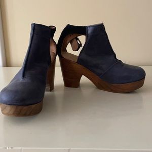 Free people clogs